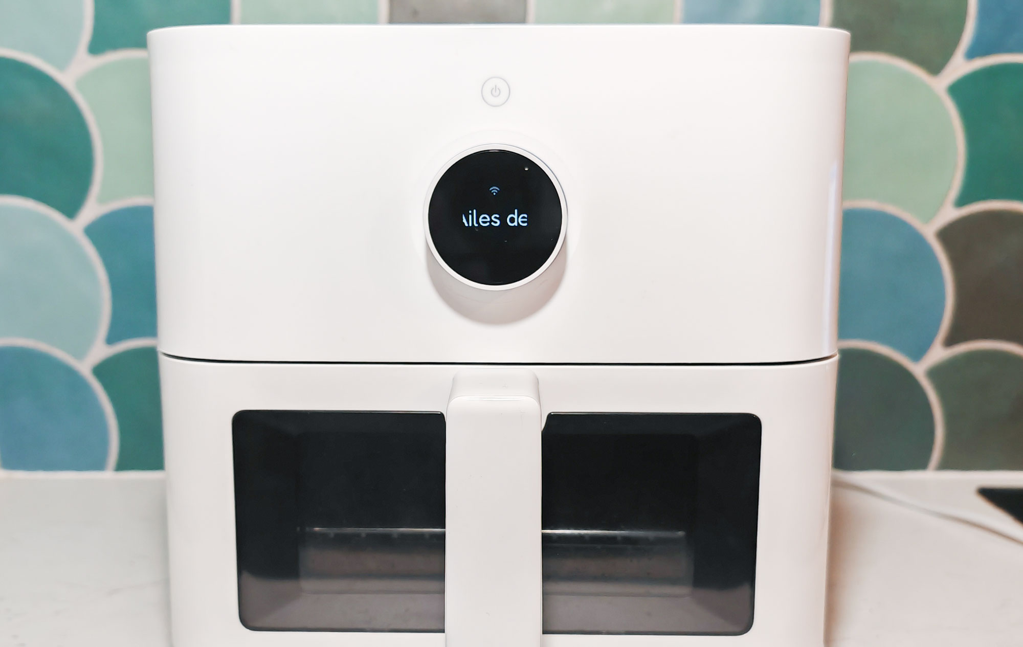 Écran tactile clair mais limité dans le détail des informations affichées. (c) Labo Maison