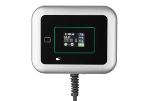 L'écran LCD couleur de 3,3 pouces affiche clairement la puissance, le temps et l'état de la charge.