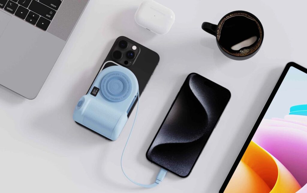 PowerGrip de Belkin : poignée ergonomique, déclencheur Bluetooth et charge sans fil pour iPhone.
