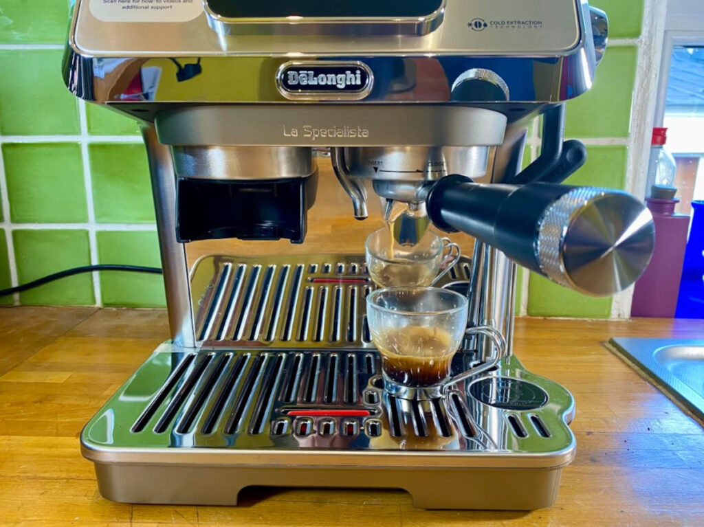 Machine à café semi-automatique Delonghi Specialista Touch (c) Labo Maison