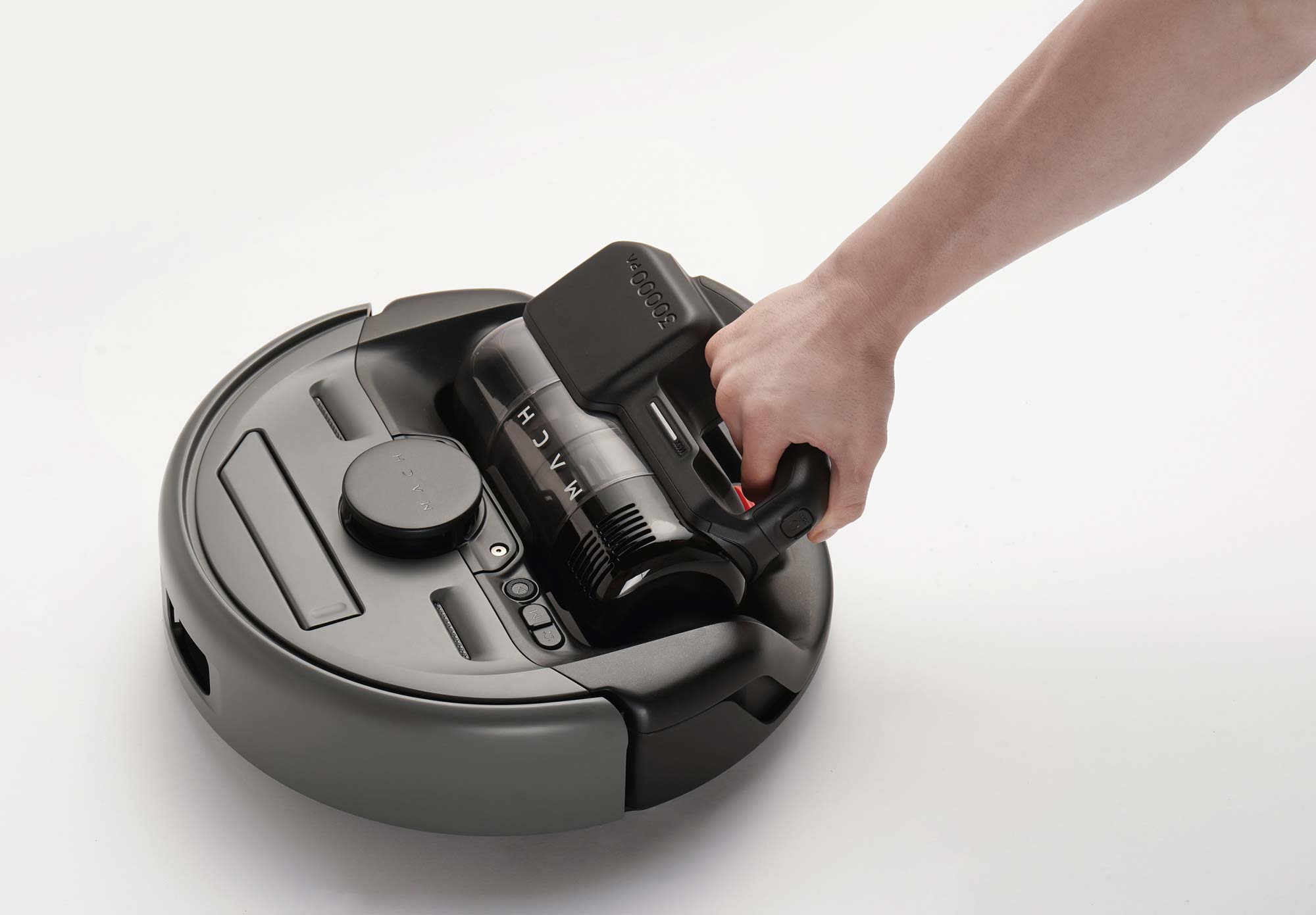 En mode aspirateur à main, le Eufy Clean E20 nettoie facilement meubles, escaliers et recoins difficiles d'accès.