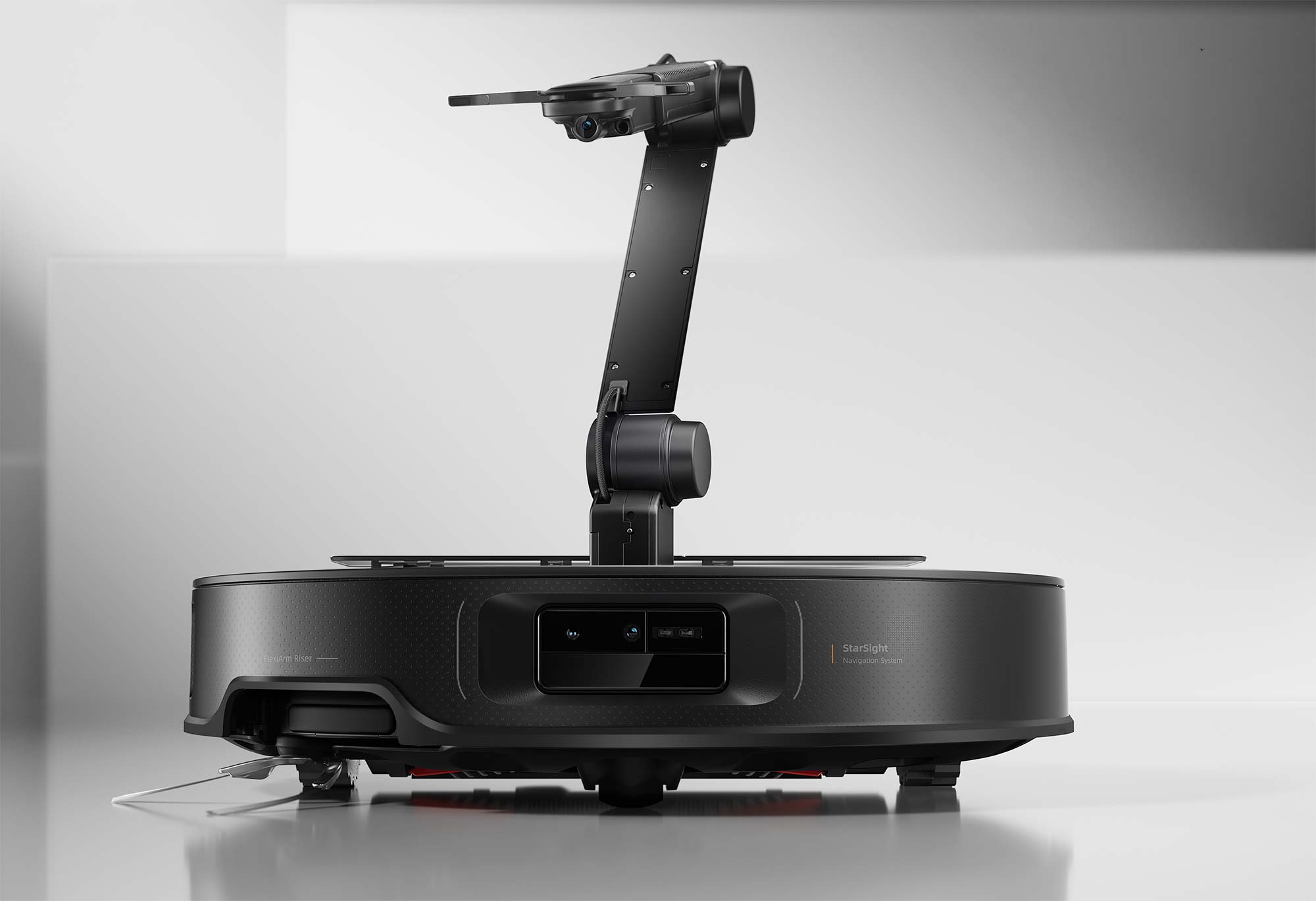 L'aspirateur robot Roborock Saros Z70 est équipé de l’OmniGrip, un bras articulé à cinq axes, déplace des objets jusqu’à 300 g.