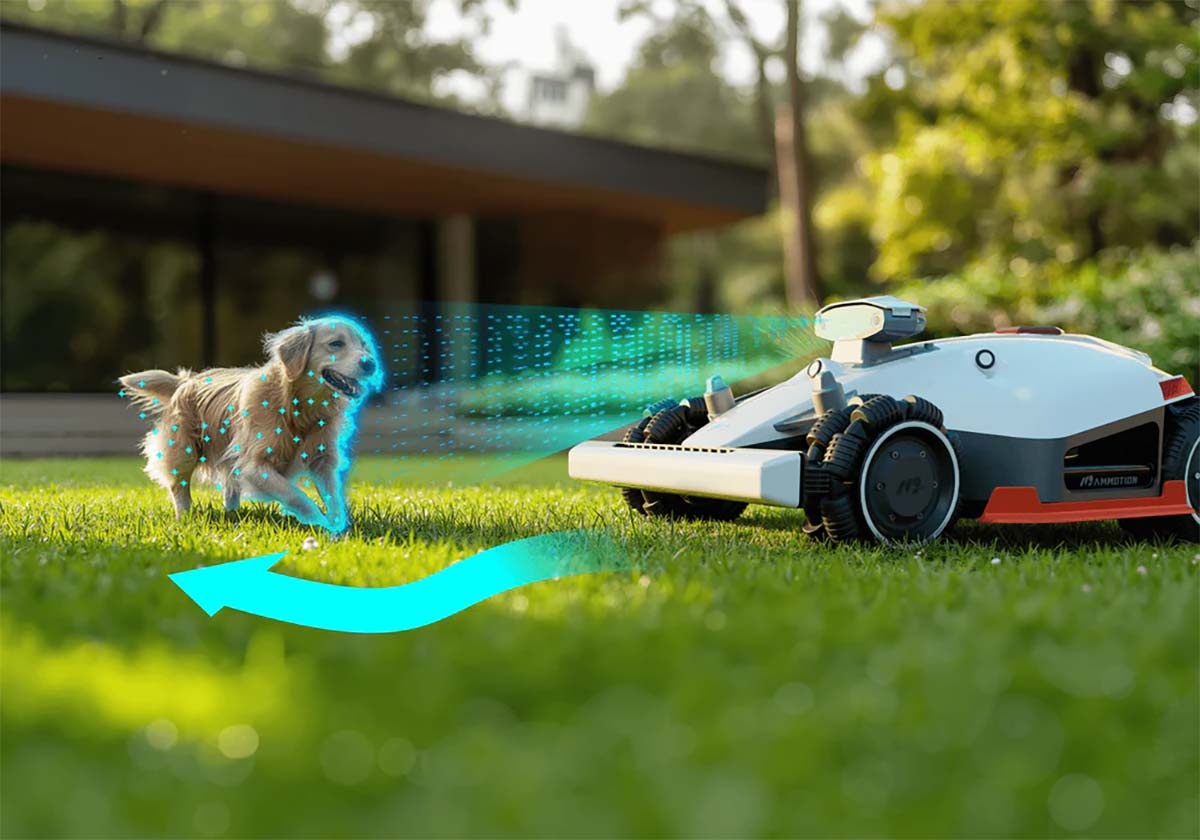 UltraSense AI Vision identifie obstacles et animaux en temps réel, garantissant une tonte sécurisée et fluide.