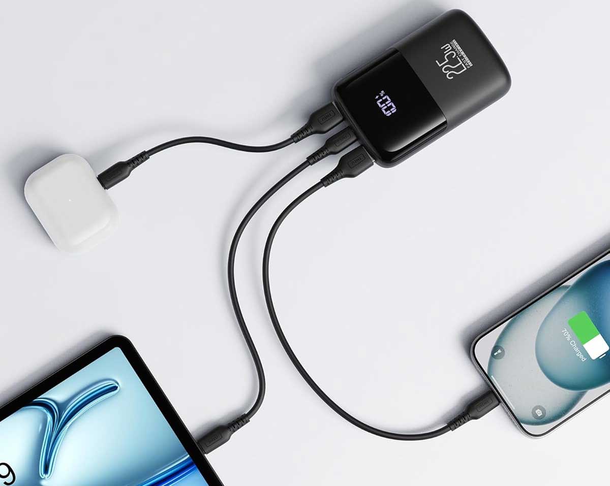 La batterie INIU Carry P61-E1 Slim dispose de 3 ports : 1 USB-C (20W) et 2 USB-A (22,5W max).