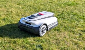Un garage spécialement conçu pour les tondeuses Ecovacs Goat.
