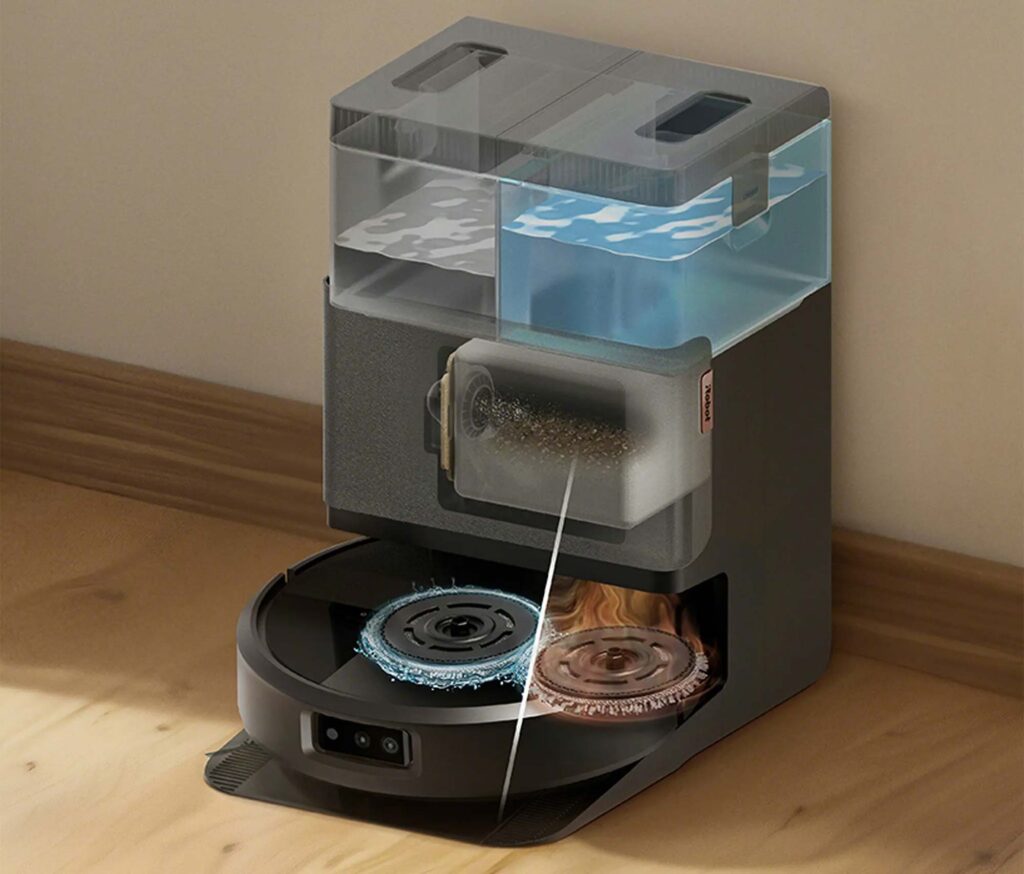 La station du Roomba Plus 505 Combo aspire le collecteur, lave et sèche les serpillières à l'air chaud.