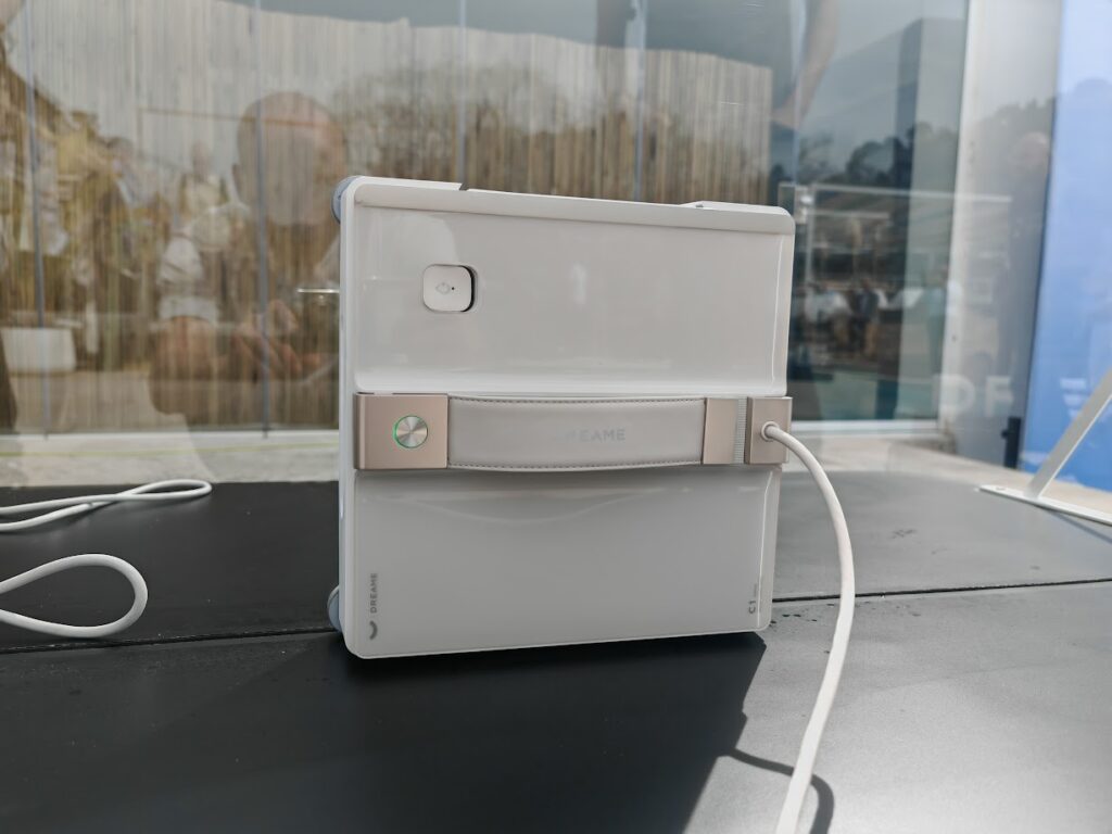 Robot laveur de vitres Dreame (c) Labo Maison