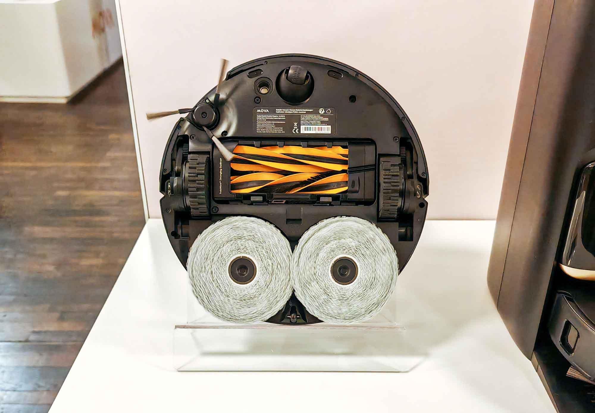 La brosse conique du P50S Ultra évite efficacement les nœuds de cheveux et poils d’animaux. (c) Labo Maison
