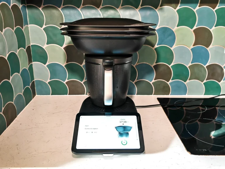 Un robot compact et moderne qui s’intègre discrètement dans toutes les cuisines. (c) Labo Maison