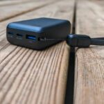 Batterie externe INIU Power Bank 10000 mAh 45W avec écran numérique et câble intégré, testée par Labo Maison