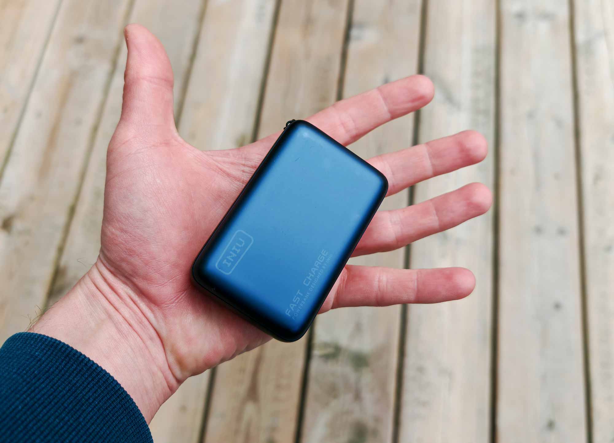 Ultra compacte avec ses 8,2 × 5,1 × 2,9 cm, elle se glisse partout sans encombrer. © Labo Maison