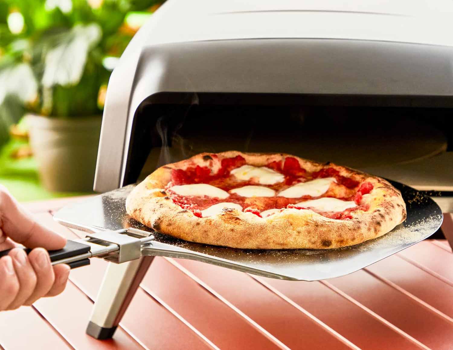 Le Pizza Pronto atteint 400°C en 30 minutes pour une cuisson en moins de 90 secondes.